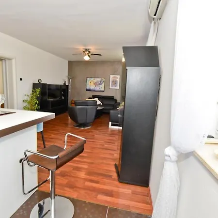 Apartment Hana With Free Parking And Garden
