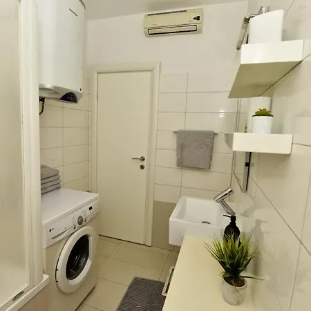 Hana With Free Parking And Garden Apartment