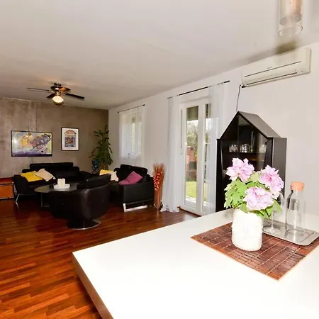 Hana With Free Parking And Garden * Zadar
